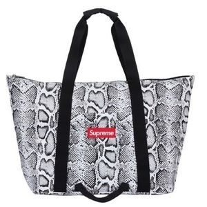 Supreme Tote